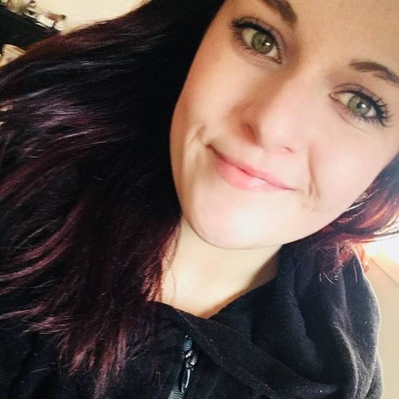 Meet your Posher, Melissa - Picture 1 of 1